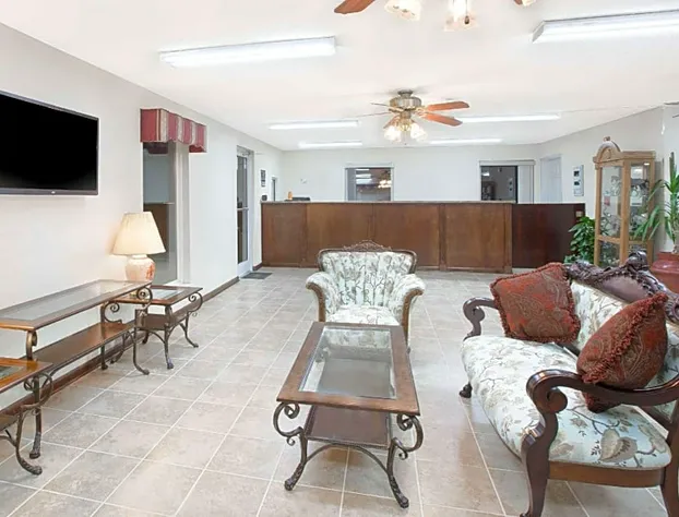 Super 8 by Wyndham Whiteville hotel detail image 2