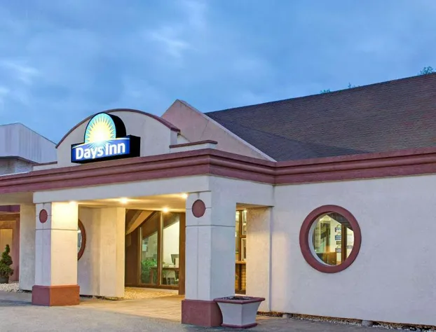 Days Inn by Wyndham Washington Pennsylvania hotel detail image 1