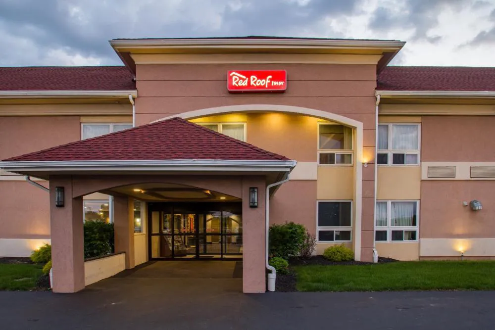 Red Roof Inn Batavia hotel hero