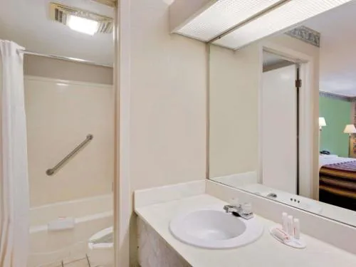 Days Inn & Suites by Wyndham Starkville hotel detail image 4