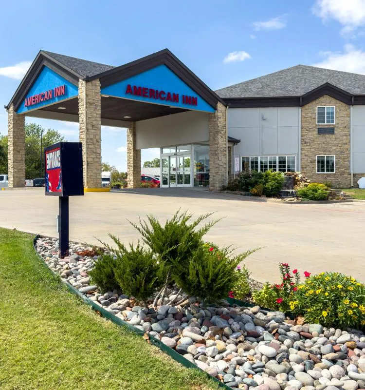 American Inn Madill hotel hero