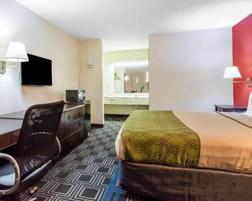 Econo Lodge Lanett hotel detail image 1