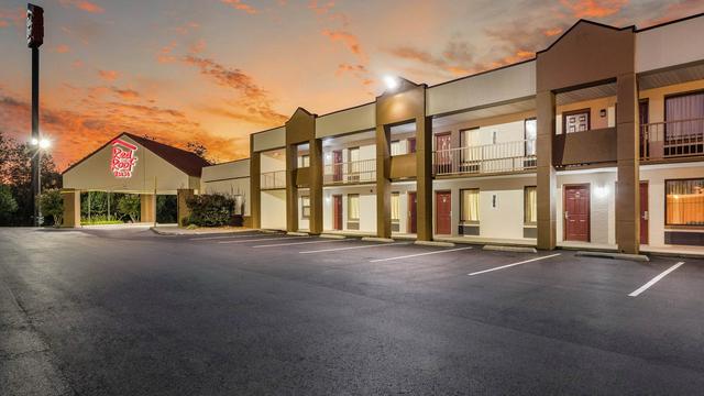 Red Roof Inn Clarksville hotel detail image 3