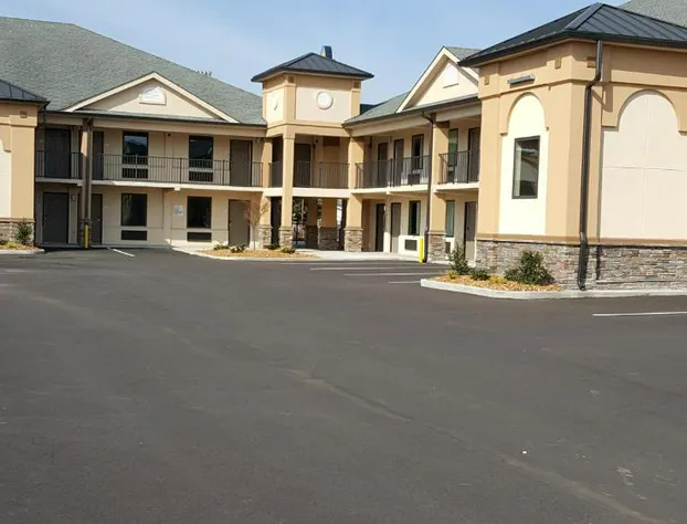 Baymont by Wyndham Clarksville hotel detail image 4