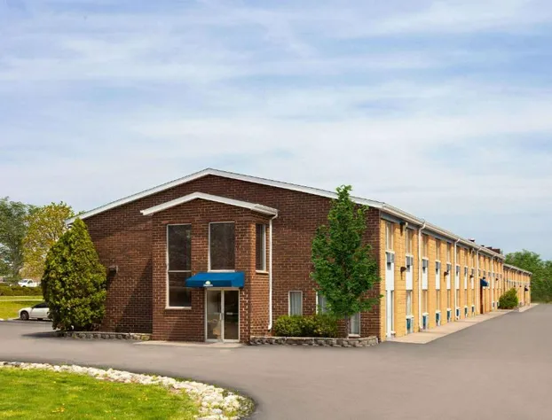 Days Inn by Wyndham Rockford I-90 Casino District hotel detail image 3