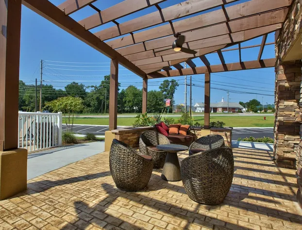 Dothan East Inn & Suites hotel detail image 3