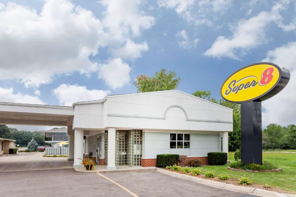 Super 8 by Wyndham Stevensville/St. Joseph hotel hero