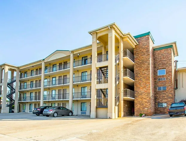 Quality Inn Dahlonega Near University hotel detail image 1