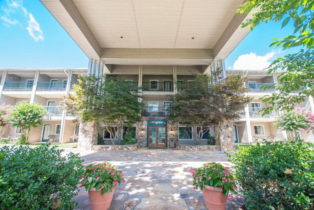 Lake Chatuge Lodge hotel hero