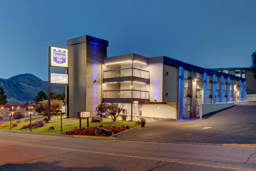 Knights Inn Kamloops hotel hero