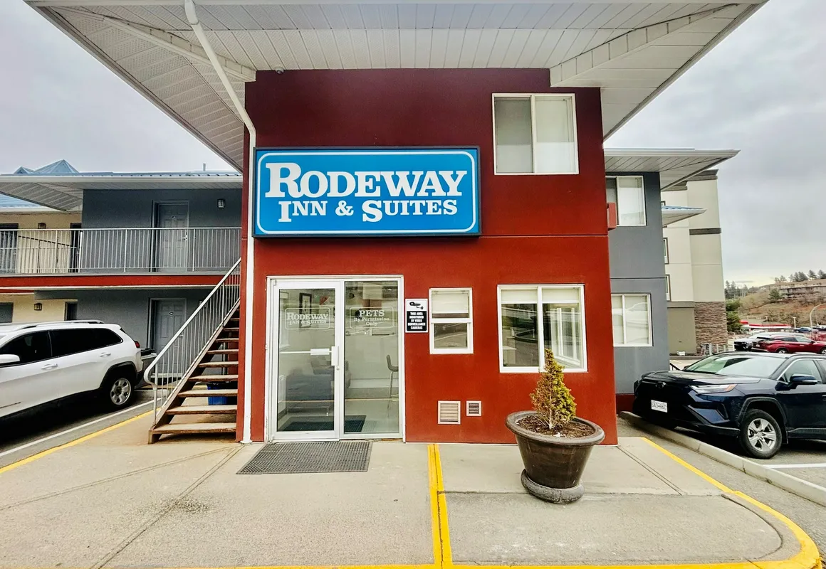 Rodeway Inn & Suites hotel hero