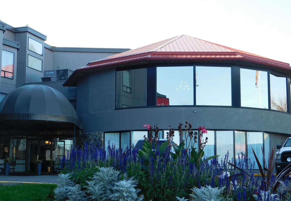 Ramada by Wyndham Kamloops hotel hero