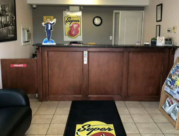 Super 8 by Wyndham Kamloops East hotel detail image 2