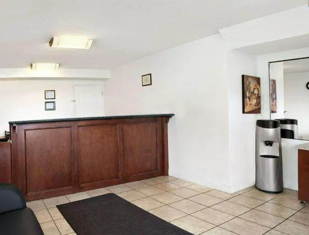 Super 8 by Wyndham Kamloops East hotel detail image 2