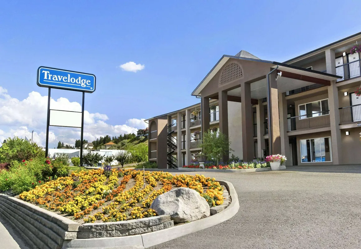 Travelodge by Wyndham Kamloops Mountview hotel hero
