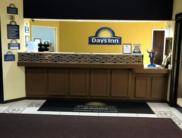 Days Inn & Suites by Wyndham Harvey Chicago South hotel detail image 3