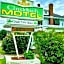 Claddagh Motel & Suites hotel hero