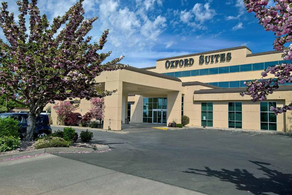 Oxford Suites Yakima hotel hero