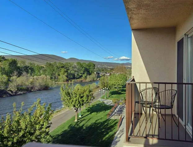 Oxford Suites Yakima hotel detail image 4