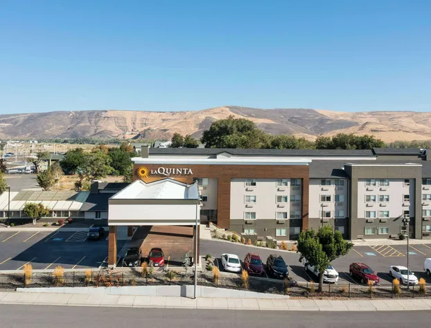 La Quinta Inn & Suites by Wyndham Yakima Downtown hotel detail image 2