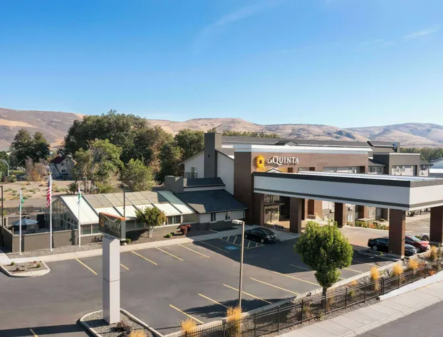 La Quinta Inn & Suites by Wyndham Yakima Downtown hotel detail image 3