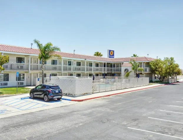 Vagabond Inn Buttonwillow North I-5 hotel detail image 2