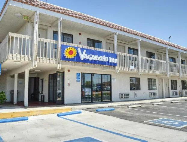 Vagabond Inn Buttonwillow North I-5 hotel detail image 1