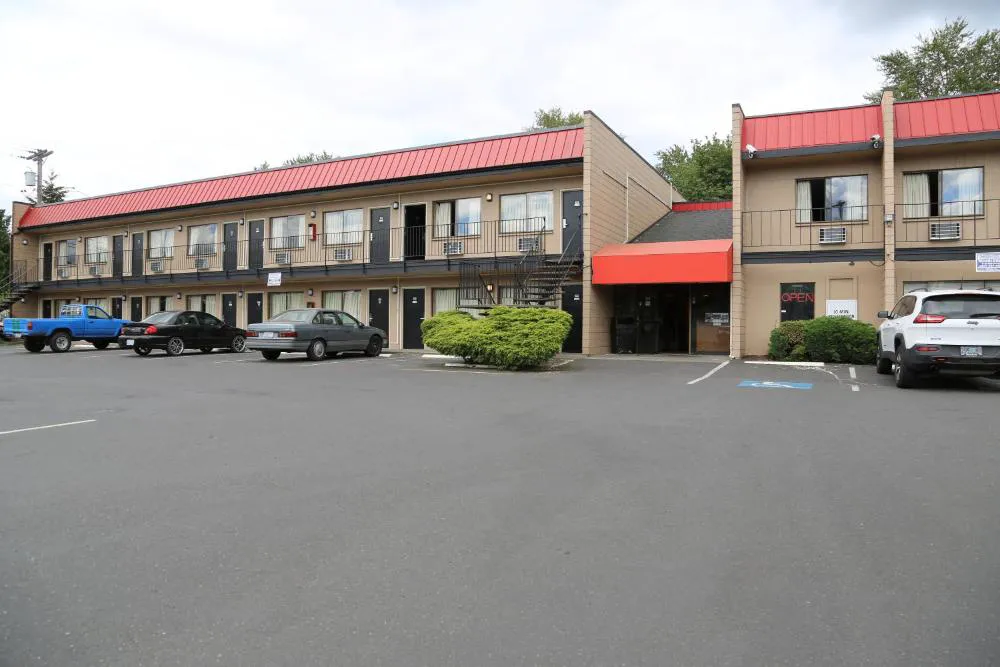 Americas Best Value Inn Kelso hotel hero