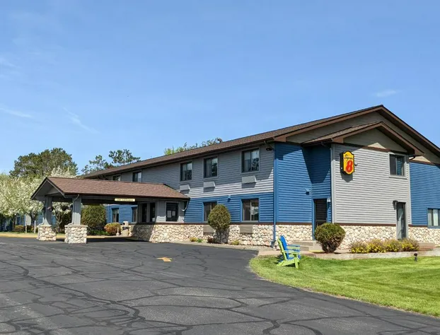 Super 8 by Wyndham Baxter/Brainerd Area hotel detail image 1