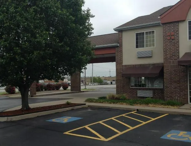 Super 8 by Wyndham Carthage hotel detail image 2