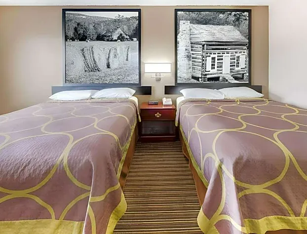 Super 8 by Wyndham Neosho hotel detail image 4