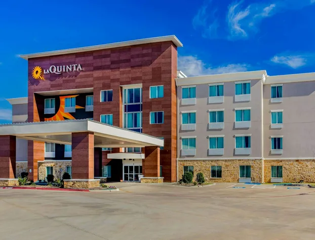 La Quinta Inn & Suites by Wyndham Northlake Fort Worth hotel detail image 1