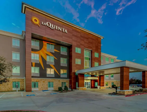 La Quinta Inn & Suites by Wyndham Northlake Fort Worth hotel detail image 2