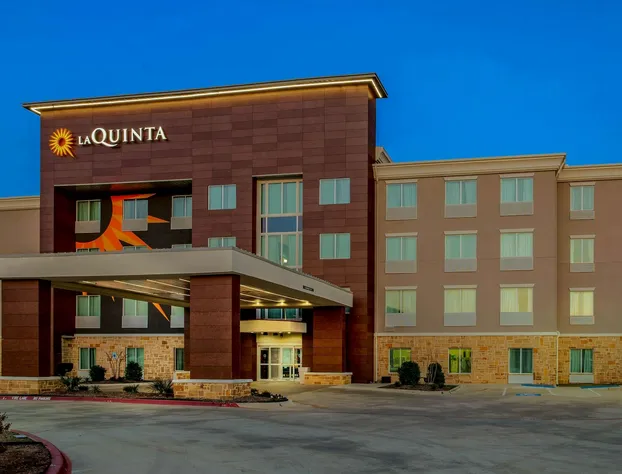 La Quinta Inn & Suites by Wyndham Northlake Fort Worth hotel detail image 3
