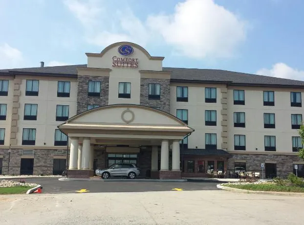 Comfort Suites Uniontown hotel detail image 1