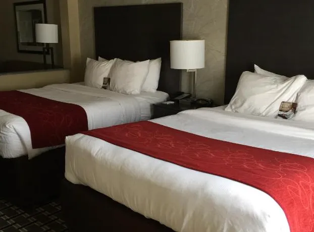 Comfort Suites Uniontown hotel detail image 4