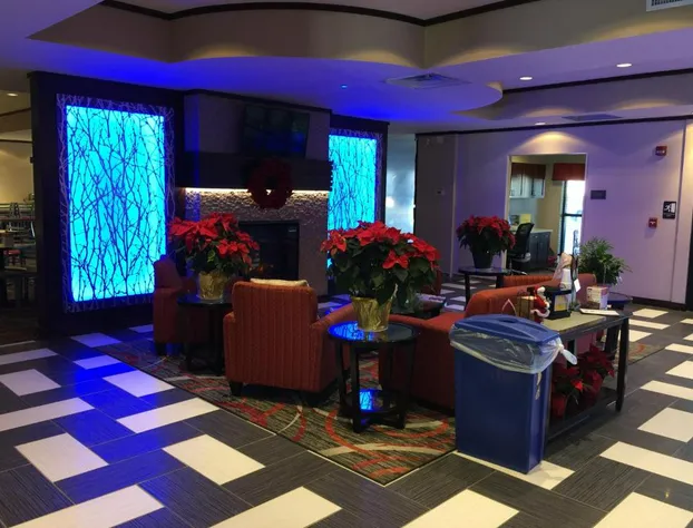 Comfort Suites Uniontown hotel detail image 3