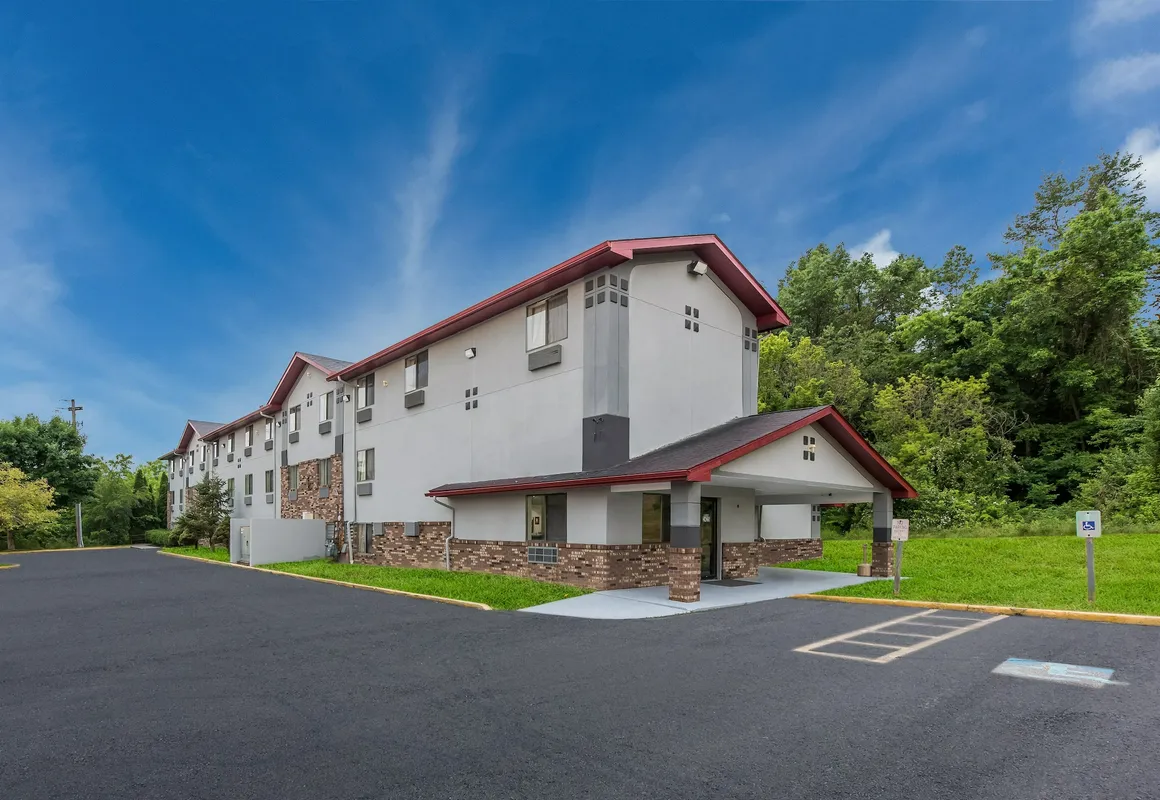 Red Roof Inn Mansfield hotel hero