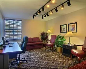 Quality Inn & Suites hotel detail image 1