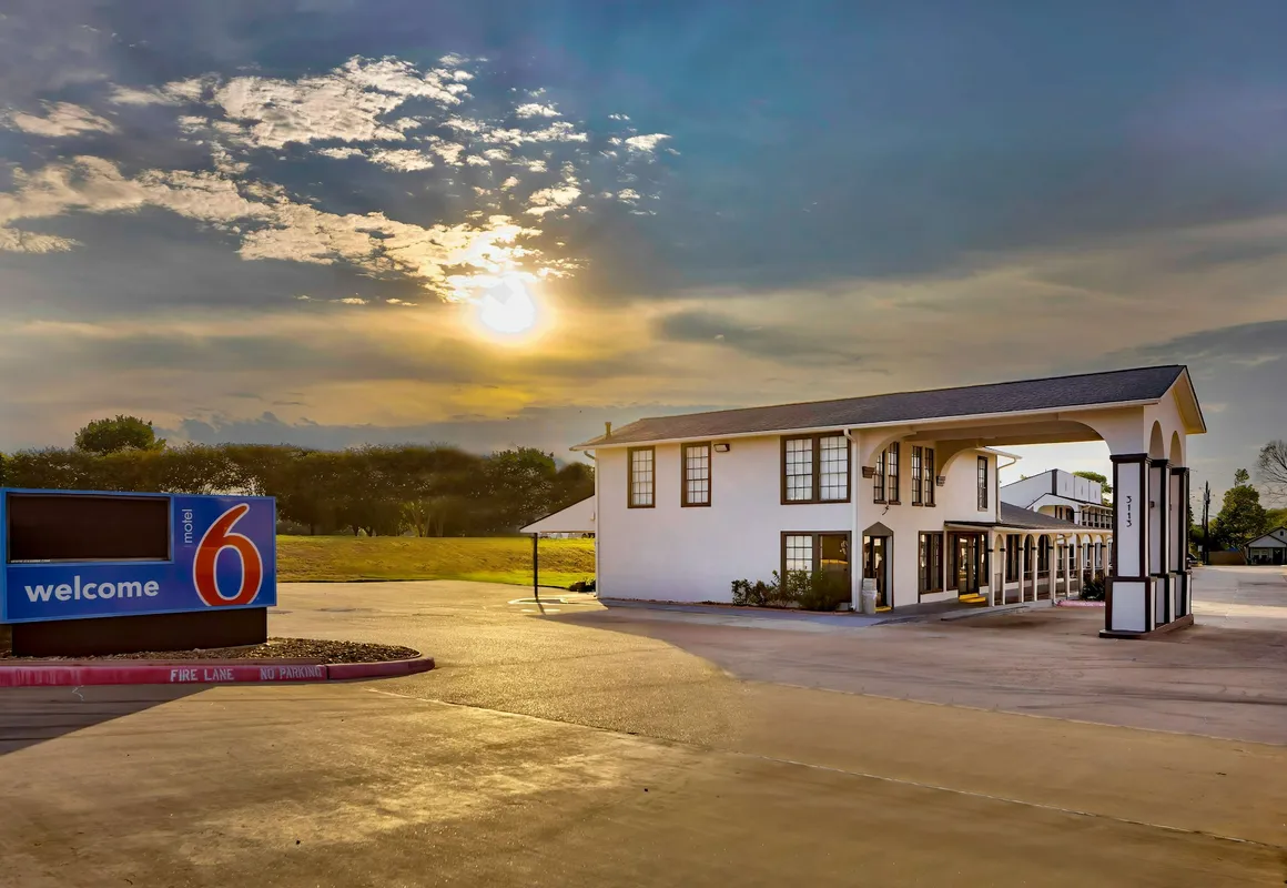 Motel 6 Bryan, TX - College Station hotel hero