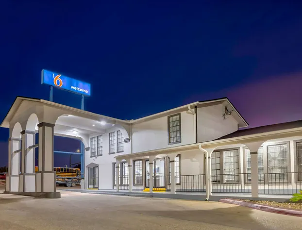 Motel 6 Bryan, TX - College Station hotel detail image 2