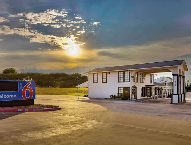 Motel 6 Bryan, TX - College Station hotel detail image 1