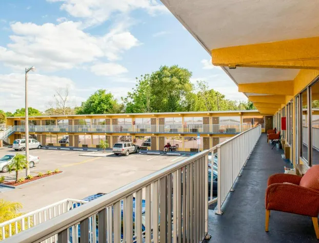 Lakeview Motel hotel detail image 3