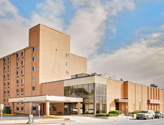 Ramada by Wyndham Marquette hotel detail image 1