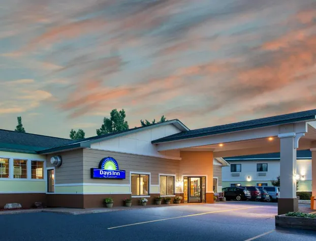 Days Inn by Wyndham Marquette hotel detail image 1