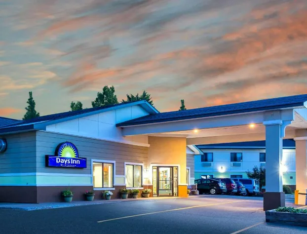 Days Inn by Wyndham Marquette hotel detail image 1