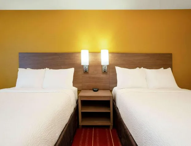 Days Inn by Wyndham Marquette hotel detail image 4