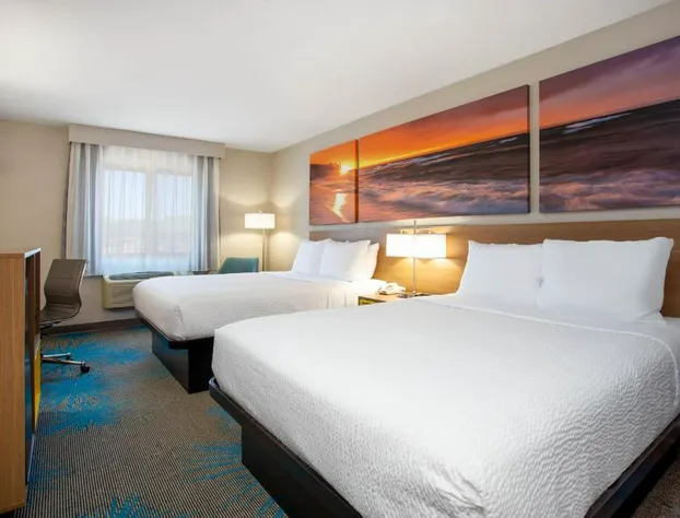 Days Inn by Wyndham Marquette hotel detail image 4