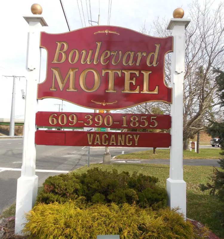 Boulevard Motel hotel hero