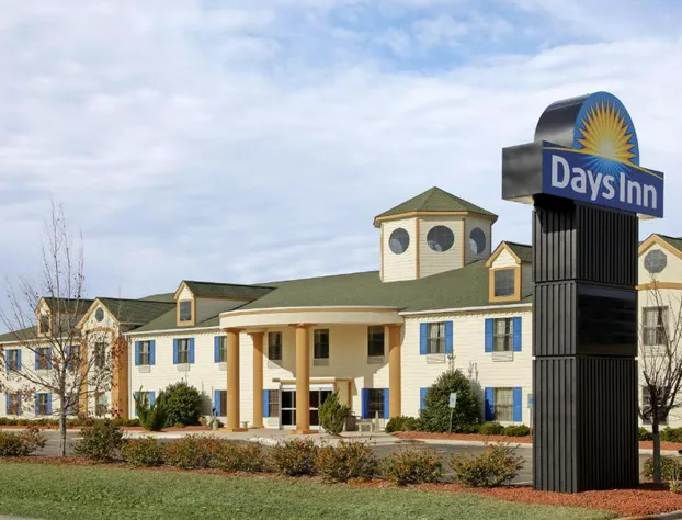 Days Inn by Wyndham Shallotte hotel detail image 1